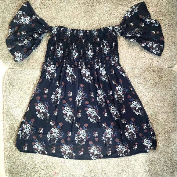 I am Floral Off the Shoulder Short Sleeve mini Dress Size Small - Picture 7 of 7